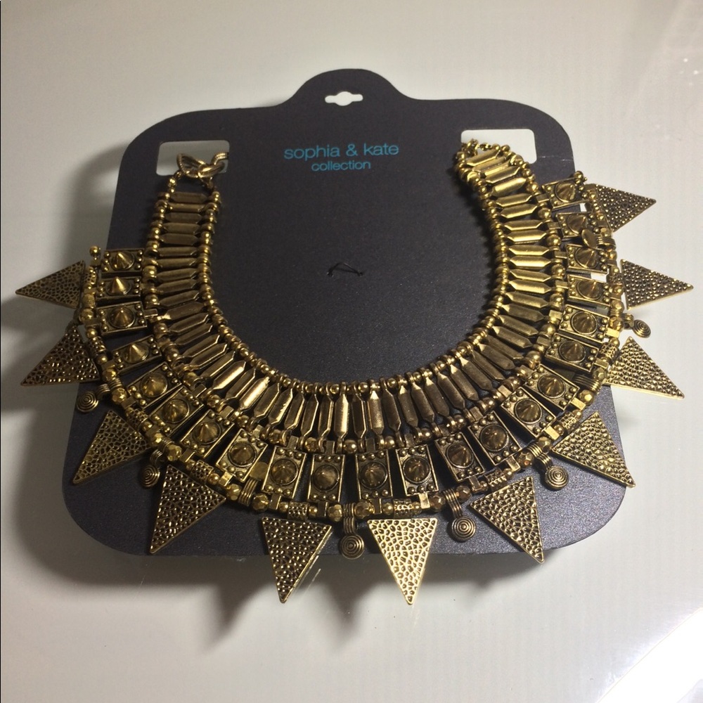 Stunning gold necklace